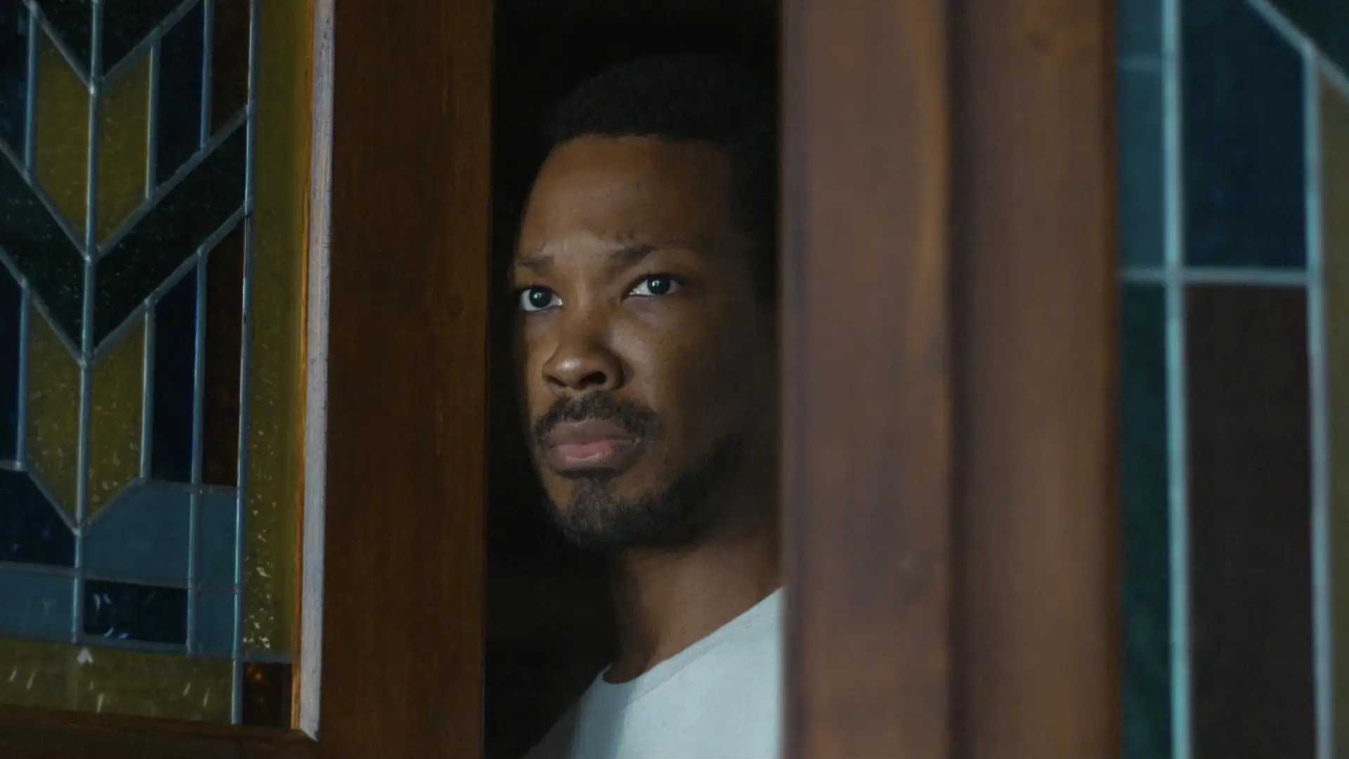 مردی در زیرزمین من